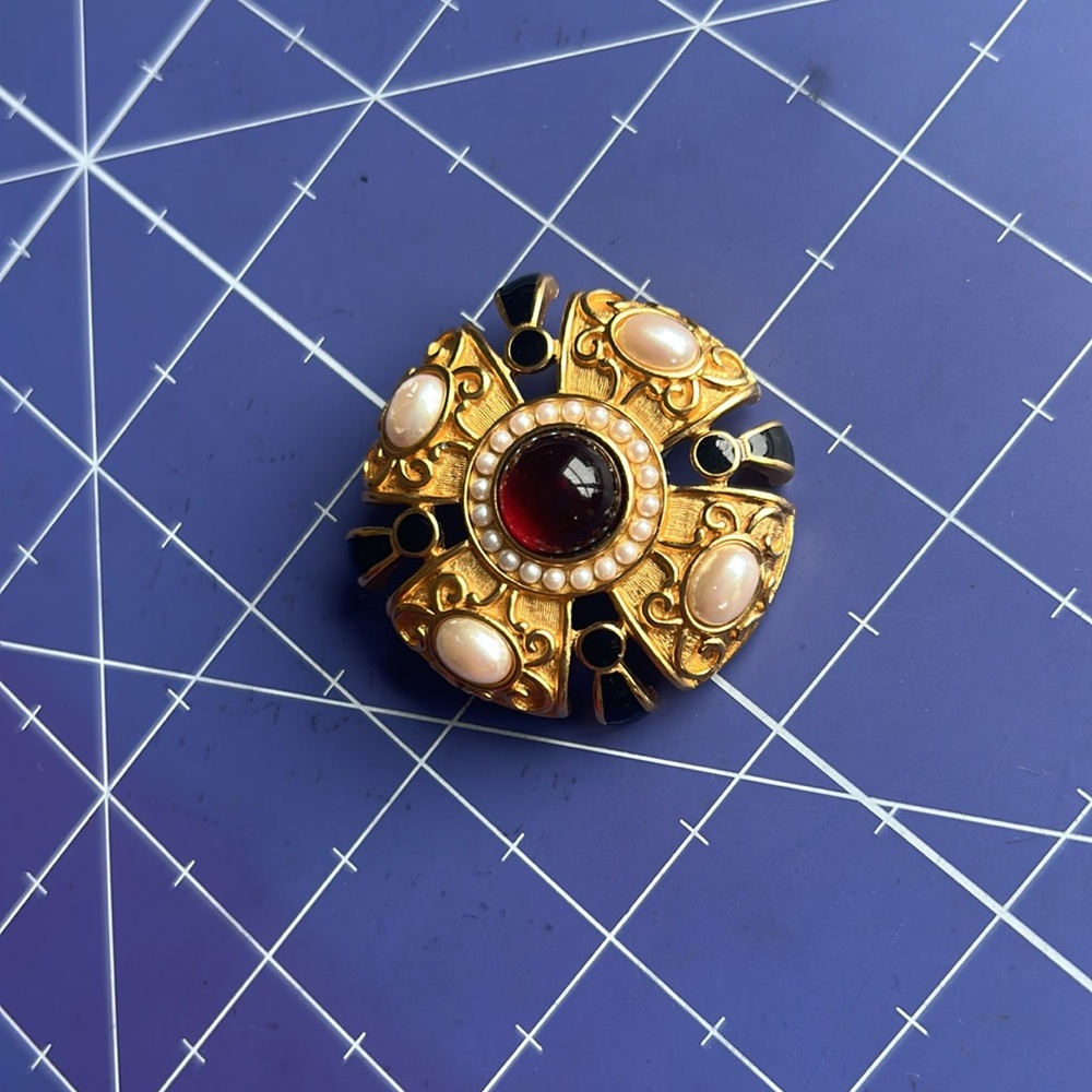 Vintage Monet brooch 8 section gold tone working rollover closure cabochons
